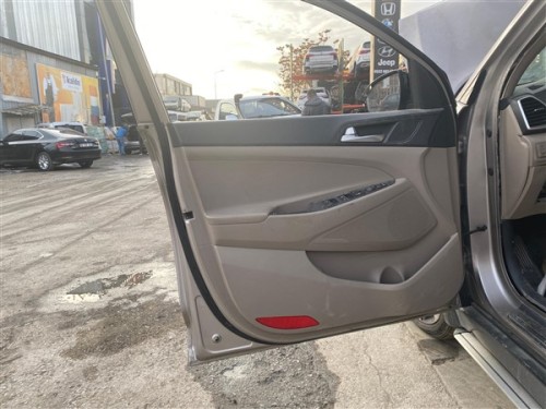 2019 Hyundai Tucson Sol Ön Kapı Döşemesi