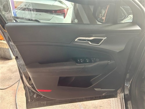 2023 Kia Sportage Sol Ön Kapı Döşemesi 