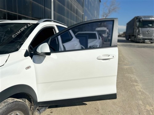2023 Kia Stonic Sol Ön Kapı (Dolu)