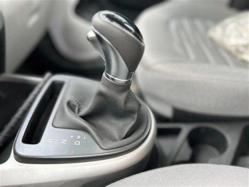 2024 Hyundai İ10 Vites Topuzu Ve Çerçevesi 