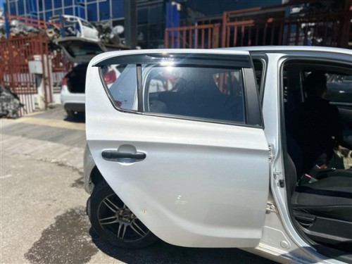 2012-2014 Hyundai İ20 Sağ Arka Kapı (Dolu)