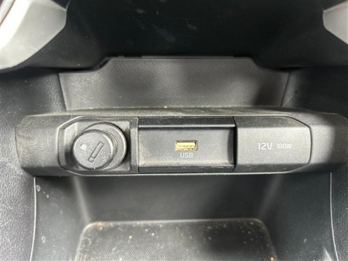 2021 Kia Picanto Çakmaklık-USB Girişi