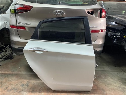 2015 Hyundai İ30 Hatasız Sağ Arka Kapı 