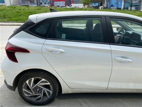 2024 Hyundai İ20 Sağ Arka Kapı 