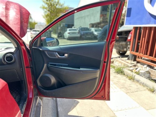 2020 Hyundai Kona Sağ Ön Kapı Döşemesi 