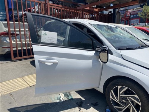 2024 Hyundai İ20 Sağ Ön Kapı 