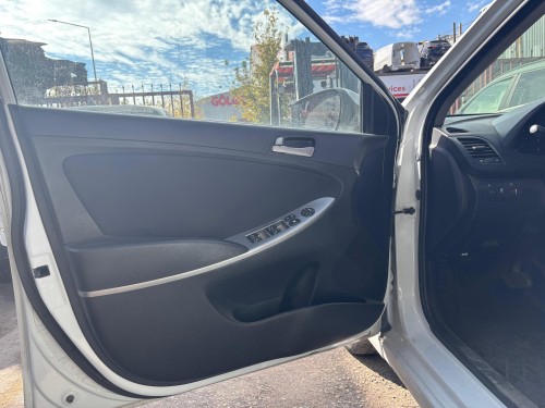 2012 Hyundai Accent Blue Sol Ön Kapı Döşemesi 