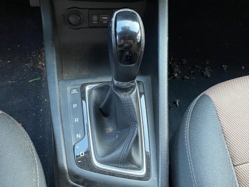 2015 Hyundai İ20 Vites Topuzu Ve Çerçevesi 