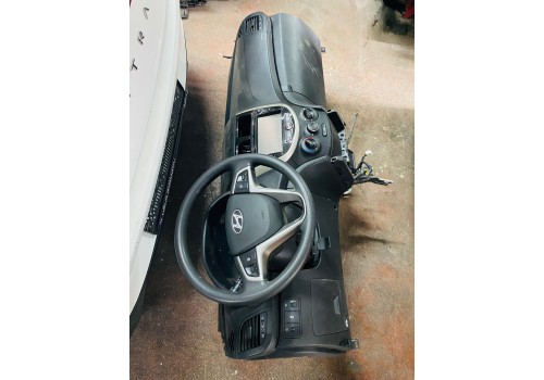 Hyundai Accent Blue Ön Göğüs