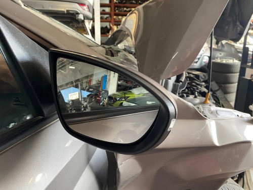 2022 Hyundai Bayon Sinyalli Katlanır Sağ Ayna 2022 Hyundai Bayon Sinyalli Katlanır Sağ Ayna