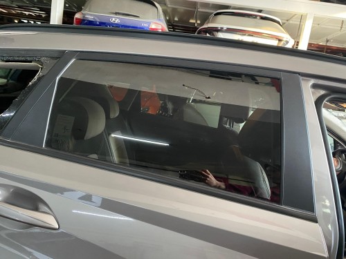 2022 Hyundai Bayon Sağ Arka Kapı Camı 