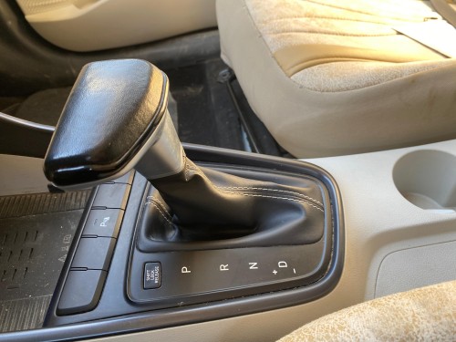 2022 Hyundai Bayon Vites Topuzu Ve Çerçevesi 