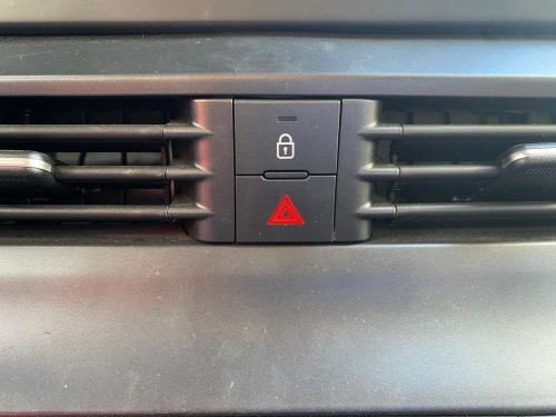 2025 Hyundai Bayon Dörtlü Flaşör Düğmesi