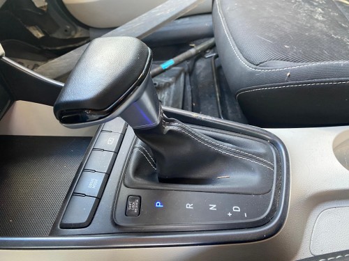 2025 Hyundai Bayon Vites Topuzu Ve Çerçevesi