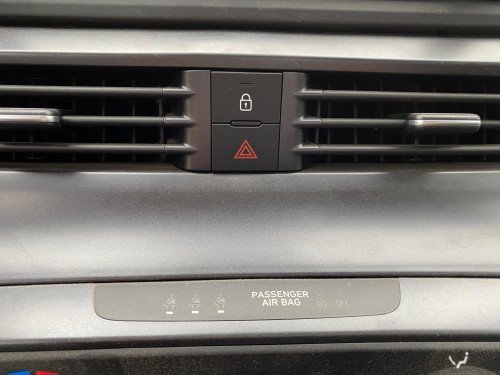 2022 Hyundai İ20 Dörtlü Flaşör Düğmesi