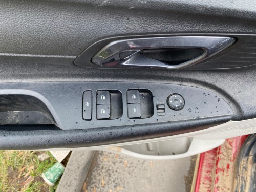 2022 Hyundai İ20 Dörtlü Cam Düğmesi 