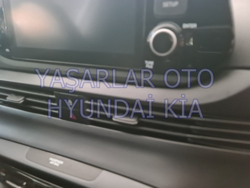 Hyundai Bayon Kalorifer Izgarası Orta