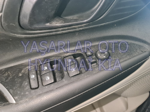 Hyundai Bayon Sürücü Cam Düğmesi