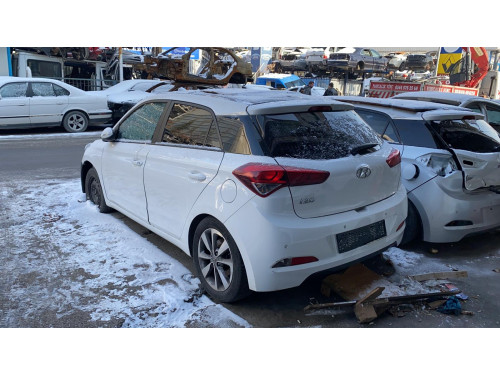 Hyundai i20 Bagaj Kapağı